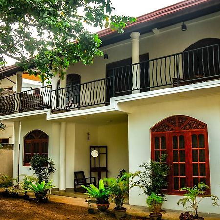 Nivahana Homestay كاندي المظهر الخارجي الصورة