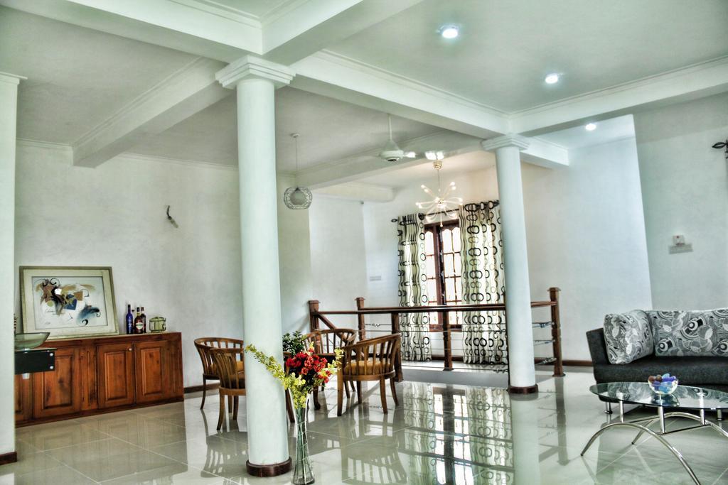 Nivahana Homestay كاندي المظهر الخارجي الصورة