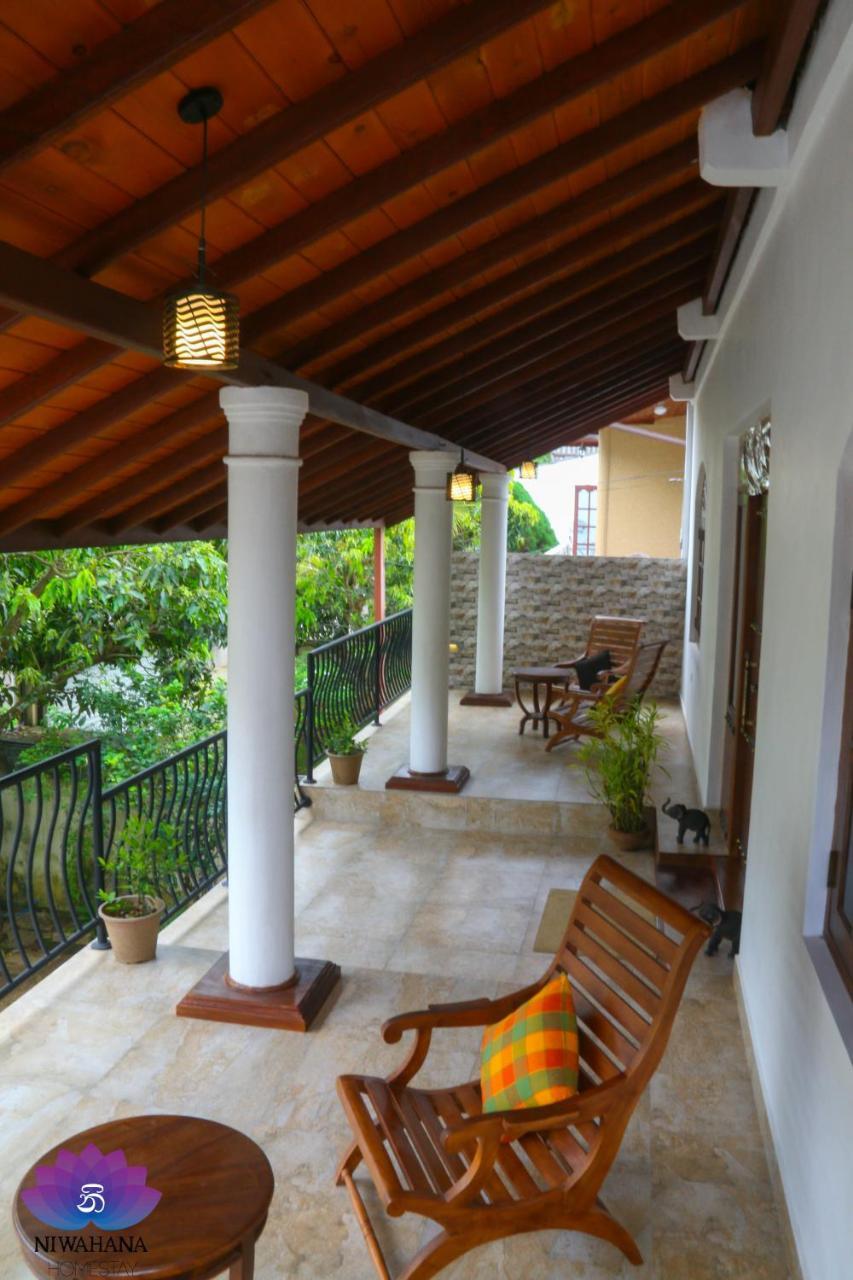Nivahana Homestay كاندي المظهر الخارجي الصورة