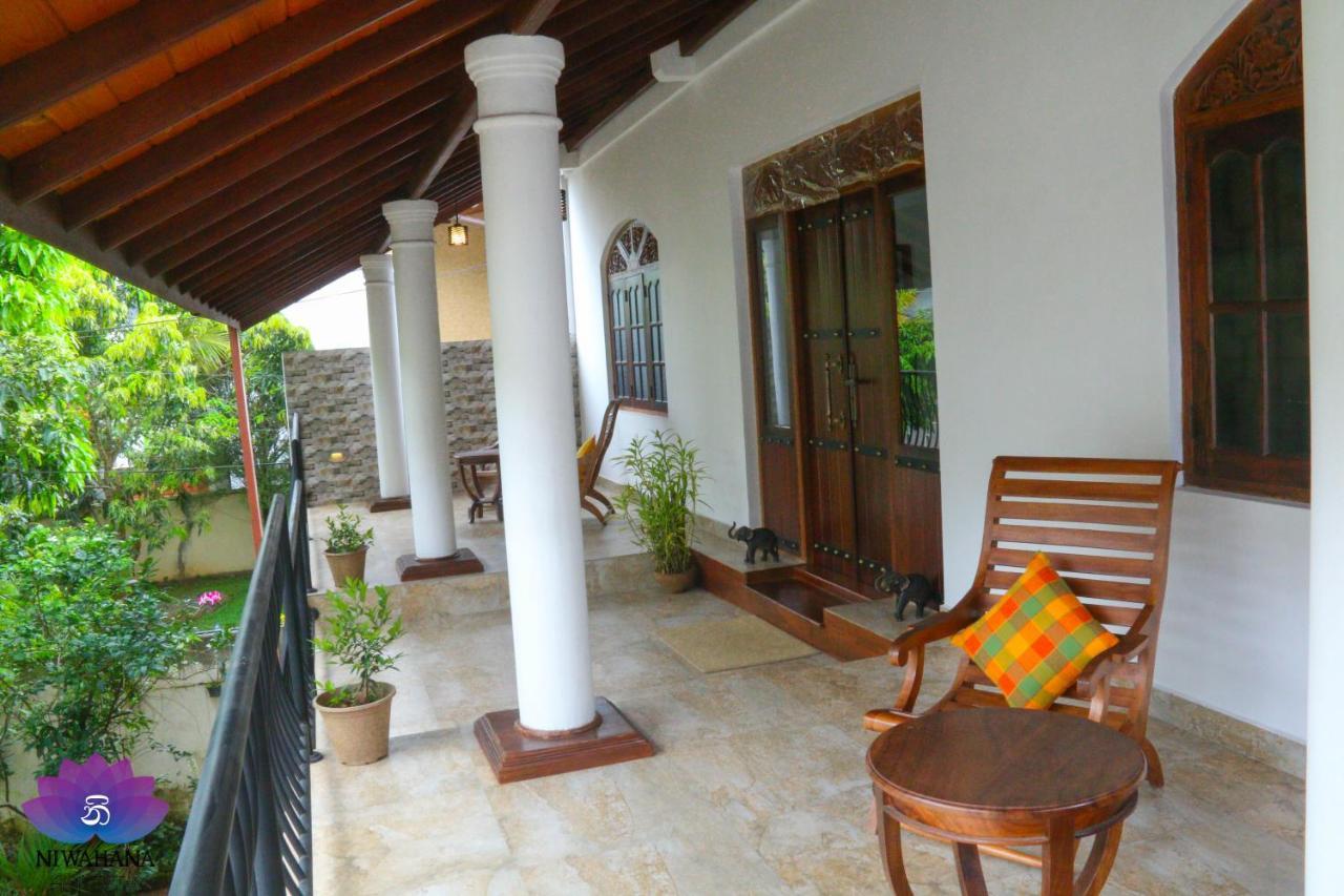 Nivahana Homestay كاندي المظهر الخارجي الصورة