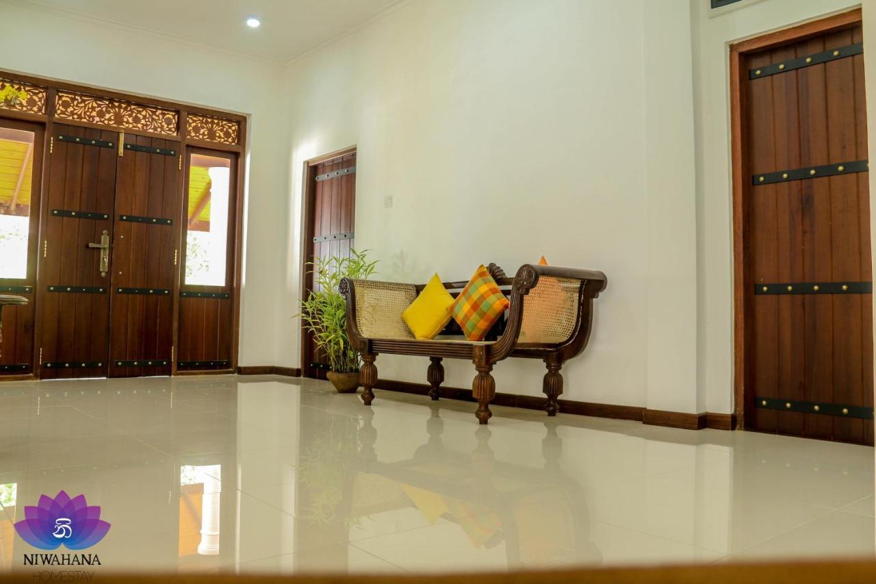 Nivahana Homestay كاندي المظهر الخارجي الصورة